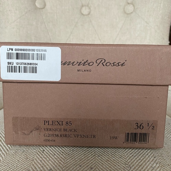 Gianvito Rossi 85 Plexi and Leather Pumps - Picture 9 of 16